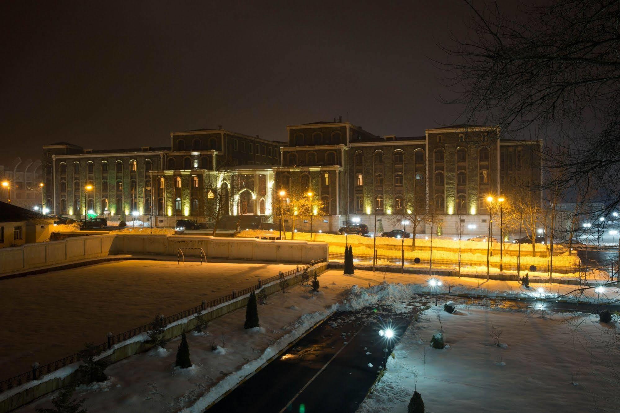 Qafqaz Karvansaray Hotel Qəbələ Zewnętrze zdjęcie